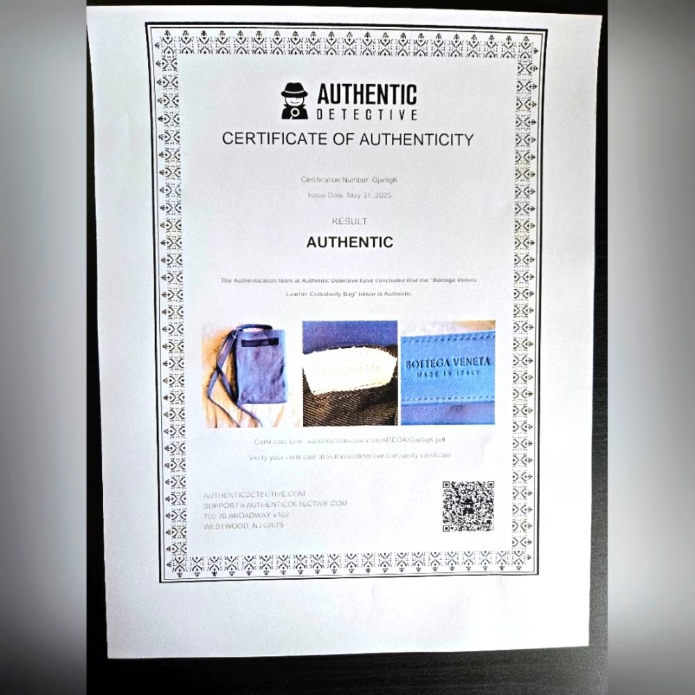 Bottega Veneta Intrecciato Leather Messenger Bag With COA Authentication - Picture 12 of 16